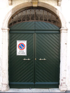 portoncini d'ingresso in legno